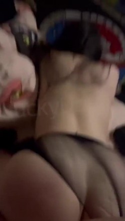 推特30万粉约炮大神【幸运儿】订阅私拍，巨乳蜂腰肥臀女人中的极品，各种交合淫乱 截图14