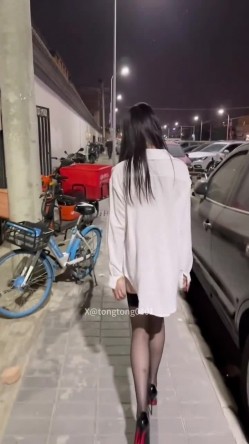 天生婊子爱露出爱调教人妻母狗「彤彤乖」全量推特资源 绿帽鞭打媚药角色扮演 截图11
