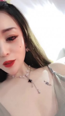 极品女神！【两条鱼儿】户外美腿丝足~冰棍猛插~超级过瘾 截图16