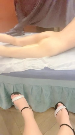 【黛西老师】，真实SPA按摩店偷拍，男人的梦想职业，这氛围这灯光爱了爱了，光滑细腻柔肤泛红，推荐！ 截图16