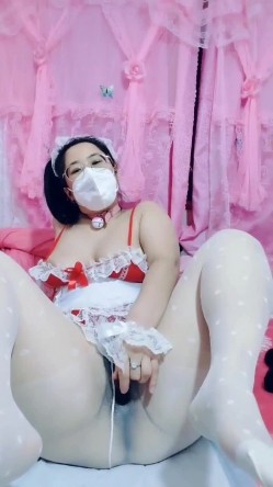 精品推荐 【快手】精品未断奶熟女『草莓阿姨』自慰福利 黑逼大奶肥臀少妇极度敏感爱穿着丝袜喷水 截图4