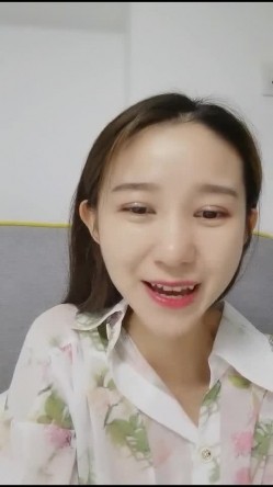 高颜值小空姐 紫贤 闺蜜感冒了 今天只有我一个人秀哦 为了金钱豁出去啦 手指跳蛋连番自慰 表情叫声好淫荡 截图1