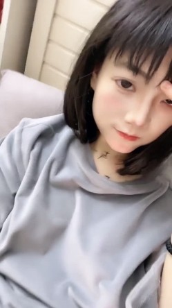 小骚骚 真淫荡 【06小朋友】貌似带姨妈被操 干出好多血液 截图1