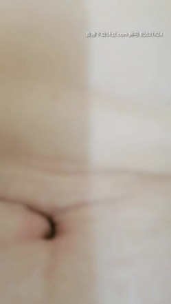 爸妈不在家是姐弟一起啪啪啪，露脸口交大鸡巴，小哥套子都不带翻身就把姐姐插，骚浪呻吟揉捏奶子不要错过 截图12