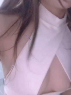 露脸才是王道！高颜长腿极品身材外围绿茶婊【琳琳子】福利~洗澡紫薇足交啪啪你的女神有钱人的母狗 截图2