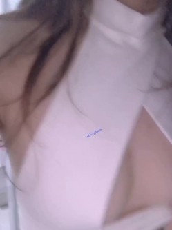 露脸才是王道！高颜长腿极品身材外围绿茶婊【琳琳子】福利~洗澡紫薇足交啪啪你的女神有钱人的母狗 截图3