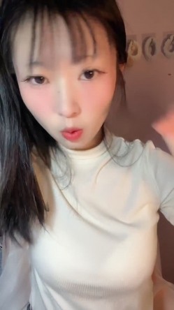 疯狂推荐！清纯女校花！好美~【元气咕噜】揉穴自慰！包射~ 截图1