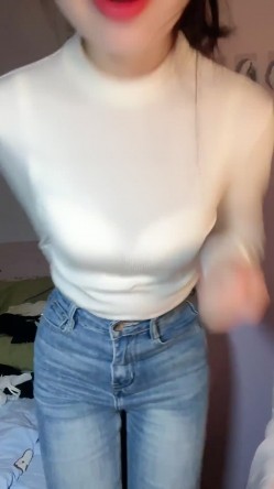 疯狂推荐！清纯女校花！好美~【元气咕噜】揉穴自慰！包射~ 截图4
