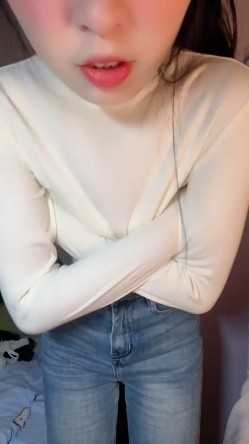 疯狂推荐！清纯女校花！好美~【元气咕噜】揉穴自慰！包射~ 截图5