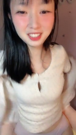 疯狂推荐！清纯女校花！好美~【元气咕噜】揉穴自慰！包射~ 截图12