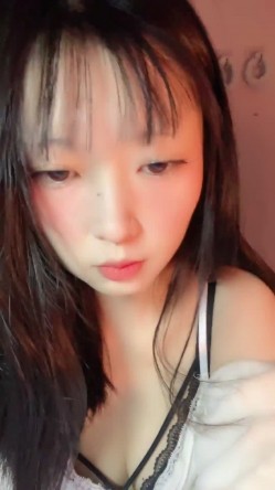 疯狂推荐！清纯女校花！好美~【元气咕噜】揉穴自慰！包射~ 截图16