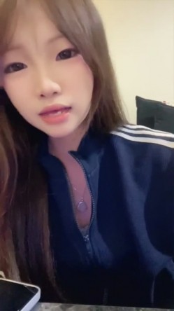 一线天粉屄精神小妹【梨花诗】下海福利，道具自慰，水狂喷 截图11