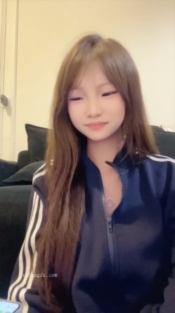 一线天粉屄精神小妹【梨花诗】下海福利，道具自慰，水狂喷 截图15