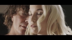 SexArt.23.11.22.Claire.Roos.Feel.That.Feeling.XXX.1080p.MP4-WRB[XC] 截图5