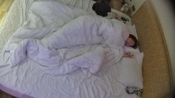 情趣酒店  刚睡醒的男人本能想要打炮 完事儿后可能美女又想打一炮 所以退房前两炮 好一对精童欲女 截图1