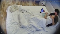 酒店偷拍 大学生情侣极品校花女友爱学习搞一炮看下书又搞一炮 截图5