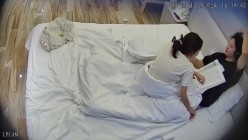酒店偷拍 大学生情侣极品校花女友爱学习搞一炮看下书又搞一炮 截图6