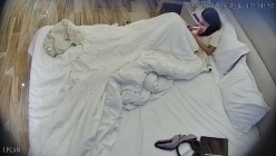 酒店偷拍 大学生情侣极品校花女友爱学习搞一炮看下书又搞一炮 截图11