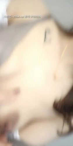 【浙江奶妈】颜值极品美少妇，酒店情趣护士，露脸喷奶，软软酥酥的小奶胸，纯白的母乳，挤奶真好看！ 截图13