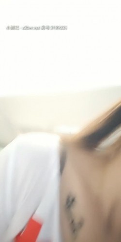 【浙江奶妈】颜值极品美少妇，酒店情趣护士，露脸喷奶，软软酥酥的小奶胸，纯白的母乳，挤奶真好看！ 截图16