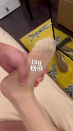 推特优质超强调教大佬玩女高手重庆烟枪 万磁王 凝望等新品失控潮喷边肏边喷一字马虐阴都是极品模特完整时长 截图11