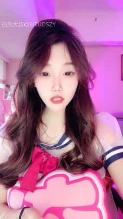 ️神级女神【董小姐】高端女神！模特身材~裸舞~道具自慰~白浆直流！ 截图3