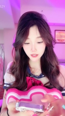 ️神级女神【董小姐】高端女神！模特身材~裸舞~道具自慰~白浆直流！ 截图10