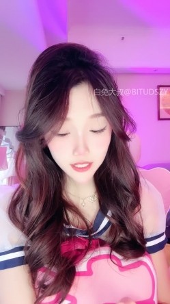 ️神级女神【董小姐】高端女神！模特身材~裸舞~道具自慰~白浆直流！ 截图16