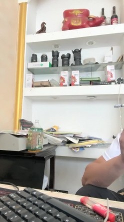 【情趣模特拍摄现场】，专业色影师~外约模特开房拍片， 聊如何约模特外拍 只有一场现场拍摄 密码房 截图6