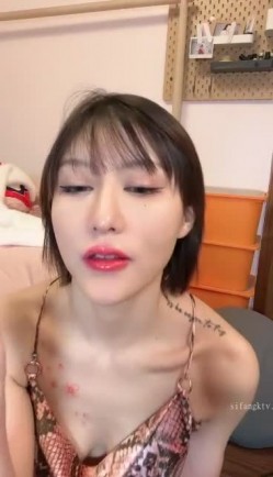 爱喷水的短发美女~【美少妇】前凸后翘~性感撩人~好骚啊~水超级多，竟然装了小半盆子！ 截图13