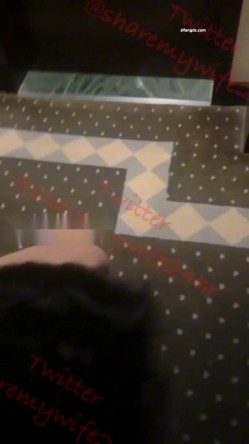 极品淫妻【sharemywife】太骚了 露出多P等，第一次玩老婆的单男总是激动又兴奋 截图12