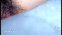 征服21岁叛逆表妹 第一次后入插表妹 表妹的逼很浅，所以很容易插得深 从下面的视角拍后入真的难拍 后面特写镜头真的看一次硬一次 截图13