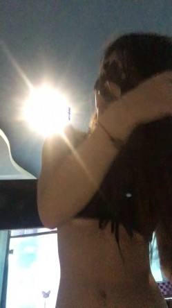 曾火爆全网，学院派女神，颜值高身材好，与大神花样露脸性爱自拍 截图9