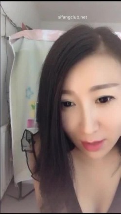 【真●喷水】【申爱】御姐轻熟女露奶抠逼喷水大秀，撸之 截图6