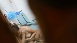 【洗澡更衣偷拍】 多场景冒死偷拍美女学生妹洗澡换衣服 截图15