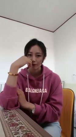 极品30岁小少妇~良家兼职，【终于尼】，全裸抠逼自慰 超爽，家中，真实刺激，骚气侧漏撩人尤物 截图2