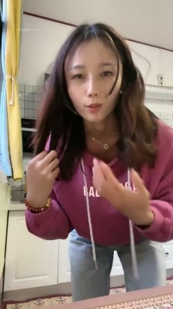 极品30岁小少妇~良家兼职，【终于尼】，全裸抠逼自慰 超爽，家中，真实刺激，骚气侧漏撩人尤物 截图6