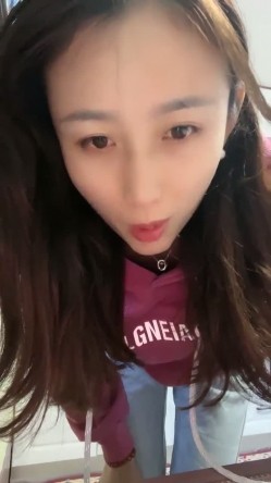 极品30岁小少妇~良家兼职，【终于尼】，全裸抠逼自慰 超爽，家中，真实刺激，骚气侧漏撩人尤物 截图8