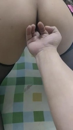 每天的快乐就是吃鸡，跨下巨乳女友的陪伴性福每一天，自慰啪啪58V 合集！ 截图3