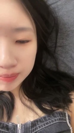 重磅！兄弟们！最正宗校花来啦，【麻辣香锅】，大学生的肉体就是诱人，黑乎乎的阴毛湿漉漉，真是个淫荡的小骚货！ 截图2
