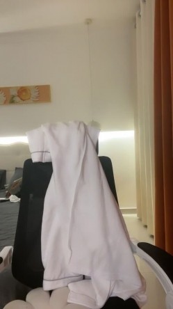 重磅！兄弟们！最正宗校花来啦，【麻辣香锅】，大学生的肉体就是诱人，黑乎乎的阴毛湿漉漉，真是个淫荡的小骚货！ 截图4