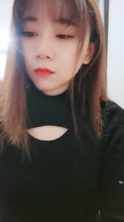 美少女，强烈推荐，【乔公主】校花女神~!清纯可爱~沐浴~抠逼掰穴~流白浆~喷鼻血，刺激 截图4
