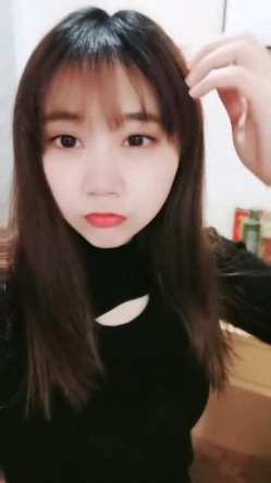 美少女，强烈推荐，【乔公主】校花女神~!清纯可爱~沐浴~抠逼掰穴~流白浆~喷鼻血，刺激 截图6