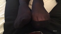 约啪在校极品美腿大二校花妹子 各种手撸丝足激情啪啪 截图5