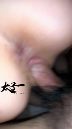 【重磅核弹】超高颜值车模女神【太子妃】SM调教露出啪啪 截图2
