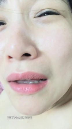 良家夫妻【嫂子乖乖】，肤白貌美御姐范小少妇，舌吻口交颜射都溅到眼睛上了好刺激 截图13