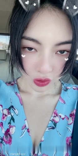 【最新流出】极品豪乳网红女神『谭晓彤』大尺度付费户外私拍流出 开车露豪乳 露逼户外发骚 极度超诱惑 高清720P版 截图7
