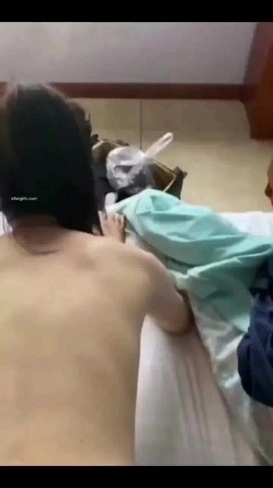 百度云泄密【良家交流群】收费交流群流出夫妻情侣分享、偷情、3P偷拍等 截图15