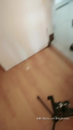 肉肉的表姐和苗条的闺蜜来我家做客 酒过三巡把骚货表姐给操了 表姐走后又把身材不错的闺蜜干了 真是性福的一天啊 截图4
