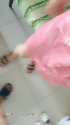 肉肉的表姐和苗条的闺蜜来我家做客 酒过三巡把骚货表姐给操了 表姐走后又把身材不错的闺蜜干了 真是性福的一天啊 截图13